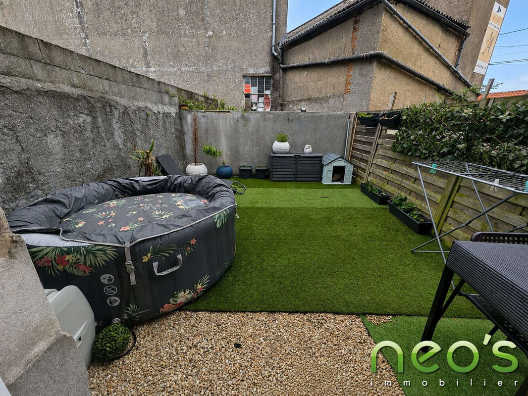 Appartement 239 m² à Cholet  - photo 4