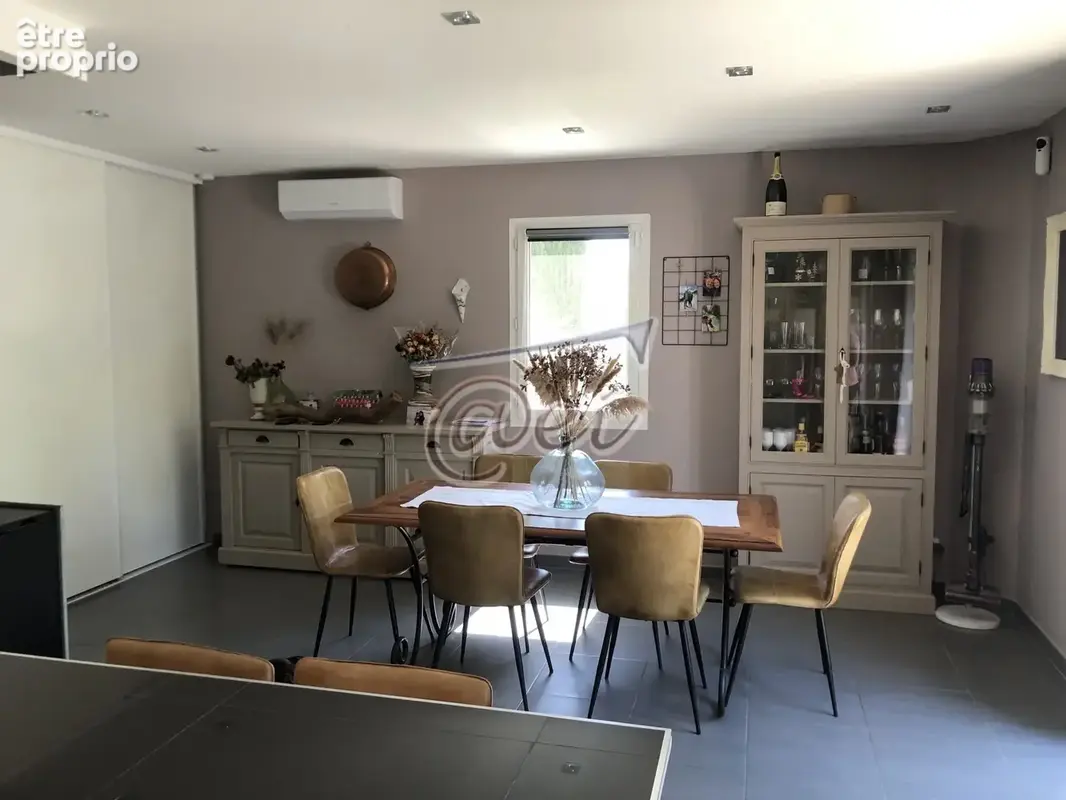 Maison 6 pièces 115 m² à vendre à Saint-Maximin-La-Sainte-Baume (83470) - photo 7