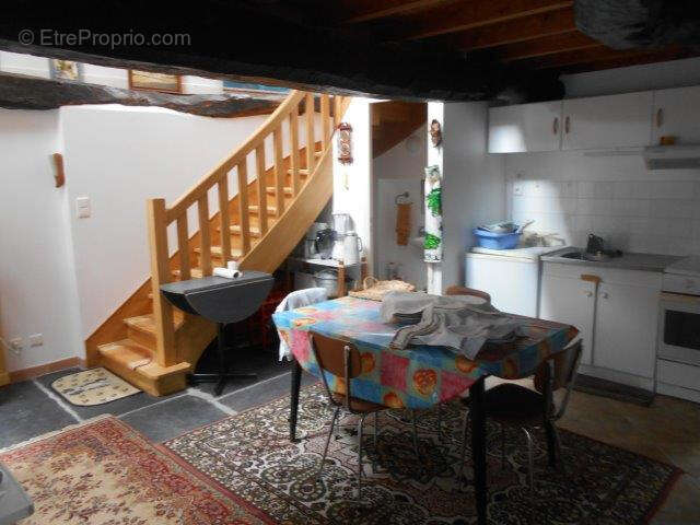Grande maison familiale + 2 maisons en pierres sur 668 m2 de terrain - photo 12