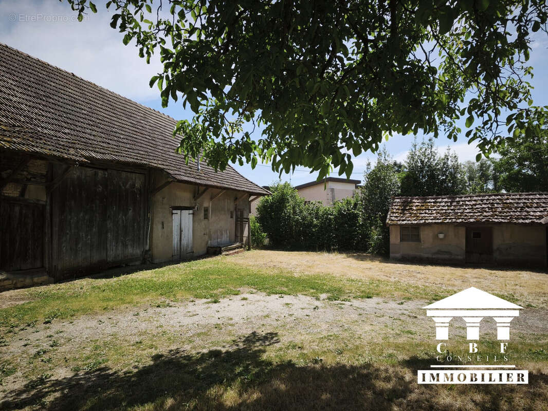 Maison à L'ABERGEMENT-SAINTE-COLOMBE