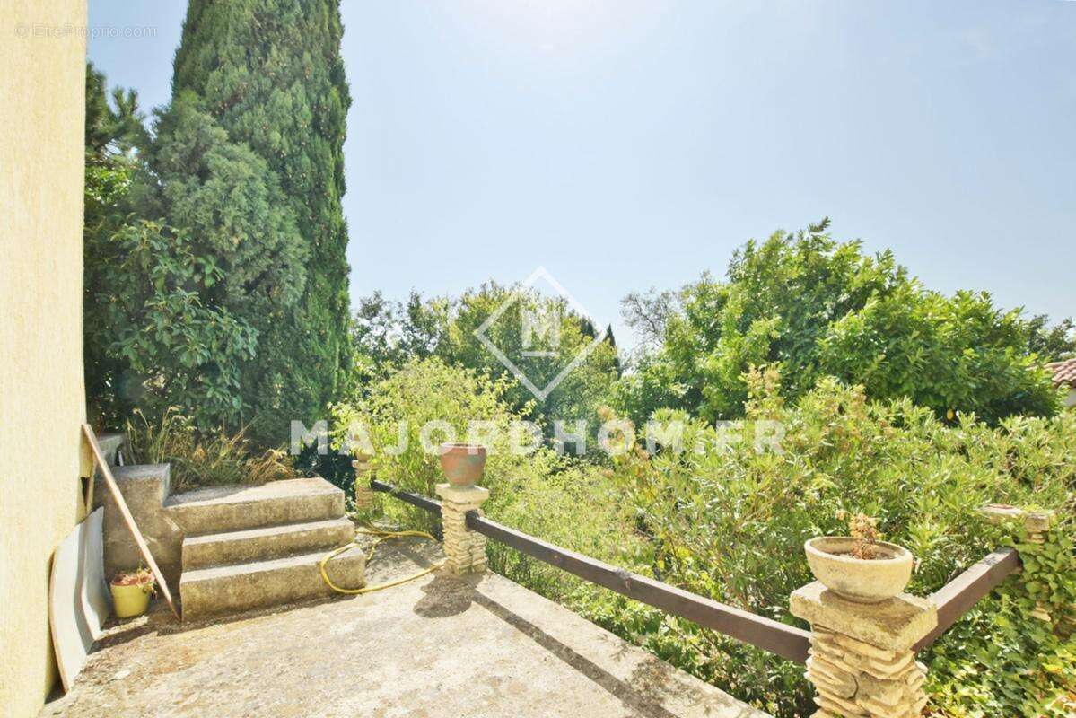 Vend Maison 157m2 terrain de 2193 m2 sans vis à vis  13015 - photo 26