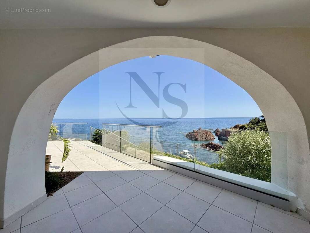 Maison à THEOULE-SUR-MER