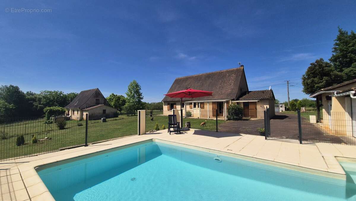 Maison à MEYRALS