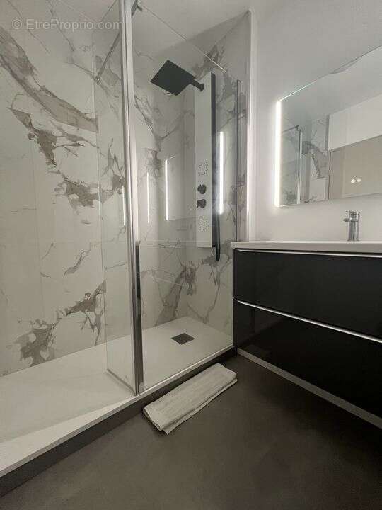 Appartement à MARSEILLE-4E