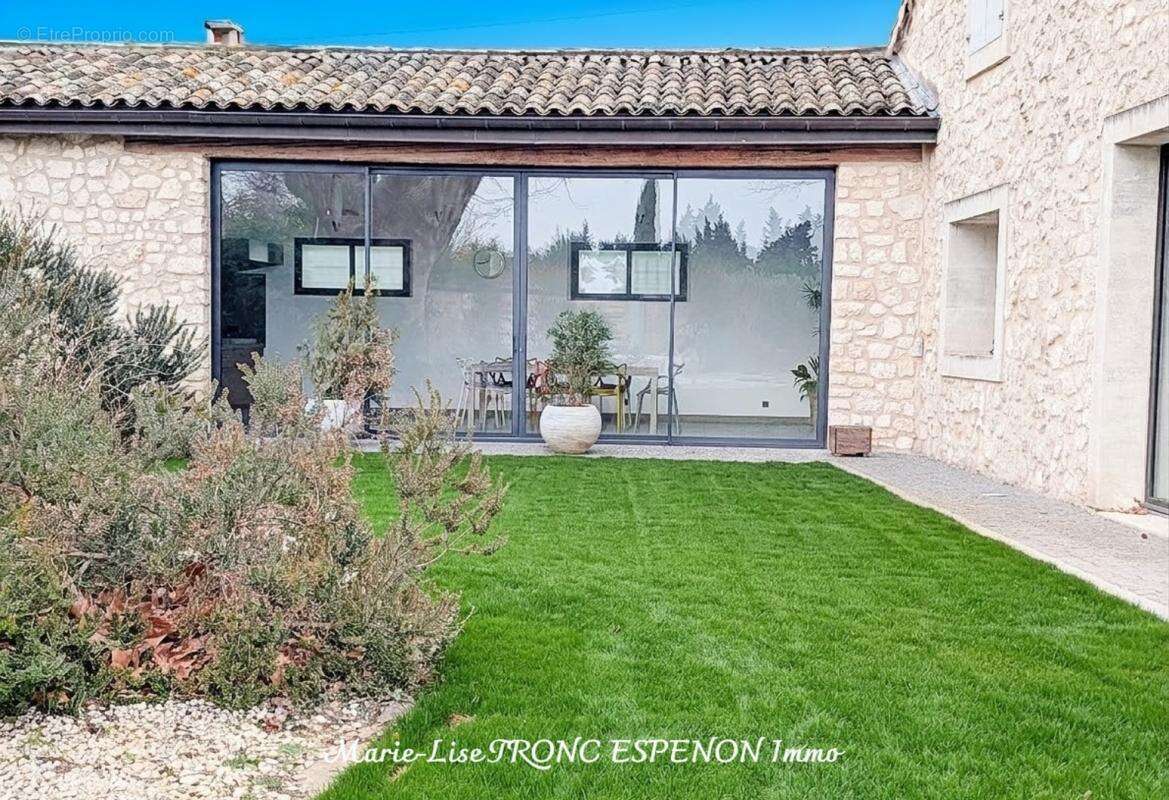 Maison 471 m² à Velleron  - photo 5