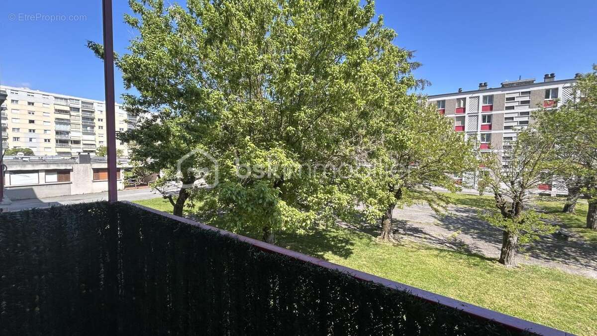 Appartement à LE PONT-DE-CLAIX