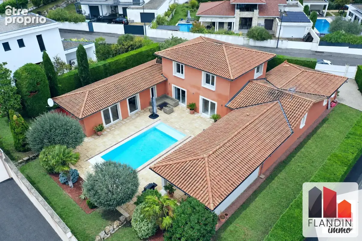 Maison 6 pièces 220 m² à vendre à Charly (69390) - photo 2