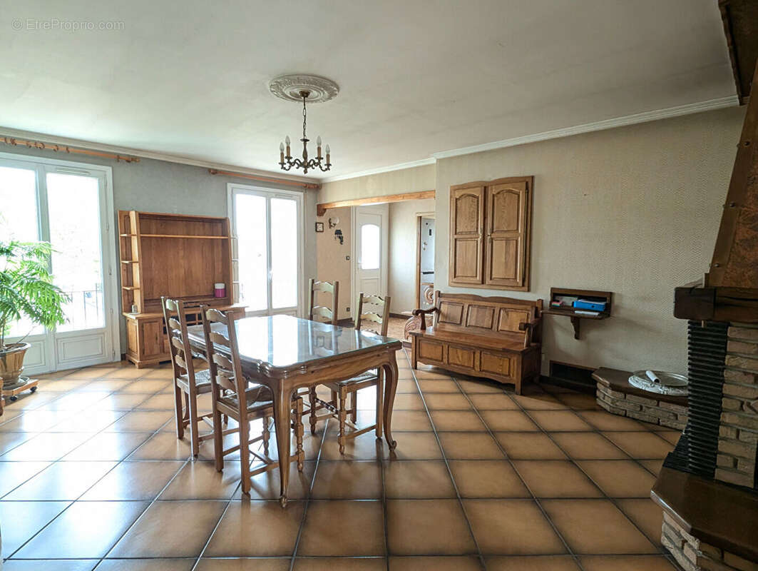 Maison à CHEVIGNY-SAINT-SAUVEUR