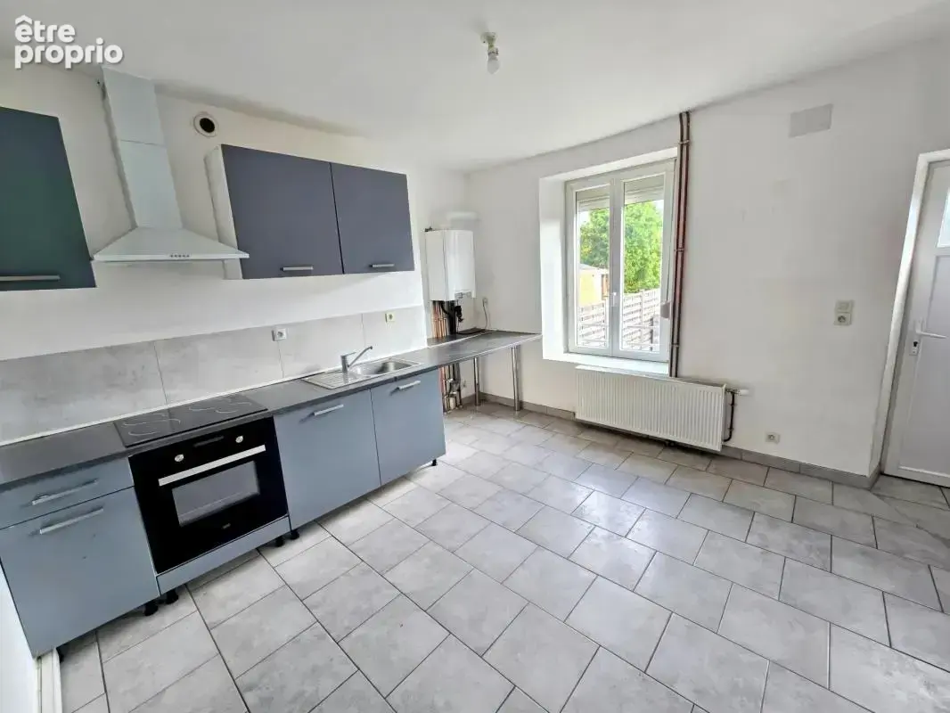 FOURMIES (59) -  Vente maison semi-individuelle, avec 3 chambres  et jardin  - photo 3