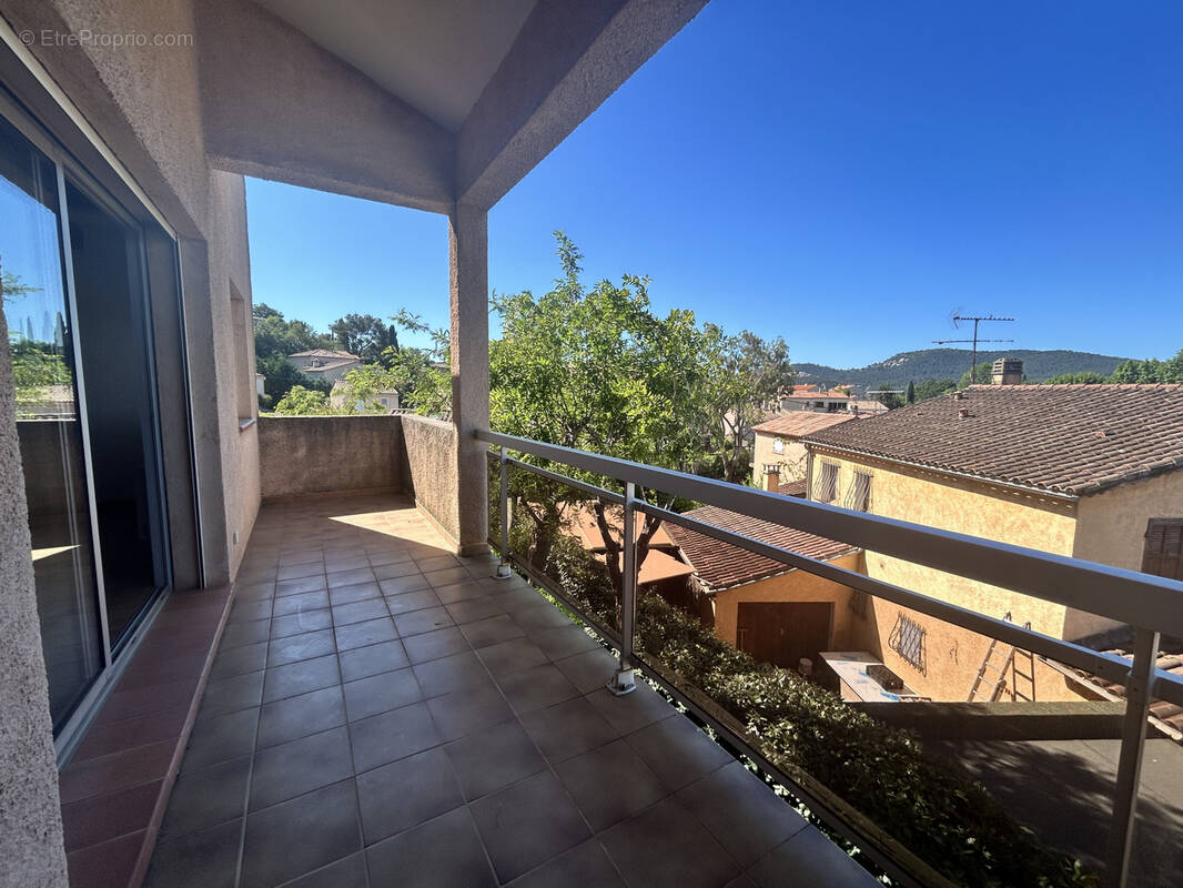 Appartement à HYERES