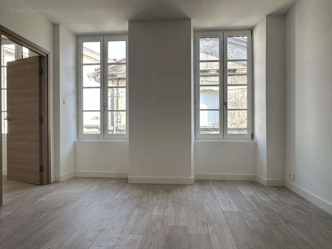Appartement à SAINT-JEAN-D'ANGELY