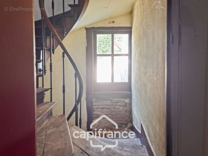 Ancien bar-restaurant avec logement – Fort potentiel au cœur de Châteaumeillant - photo 14