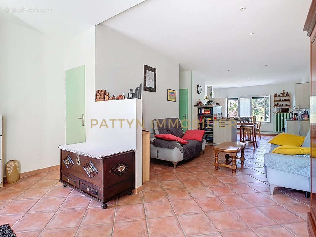 Appartement à NEUVILLE-SUR-SAONE