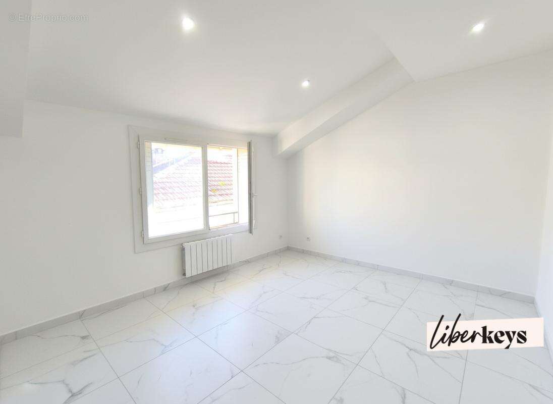 Appartement à CAUMONT-SUR-DURANCE