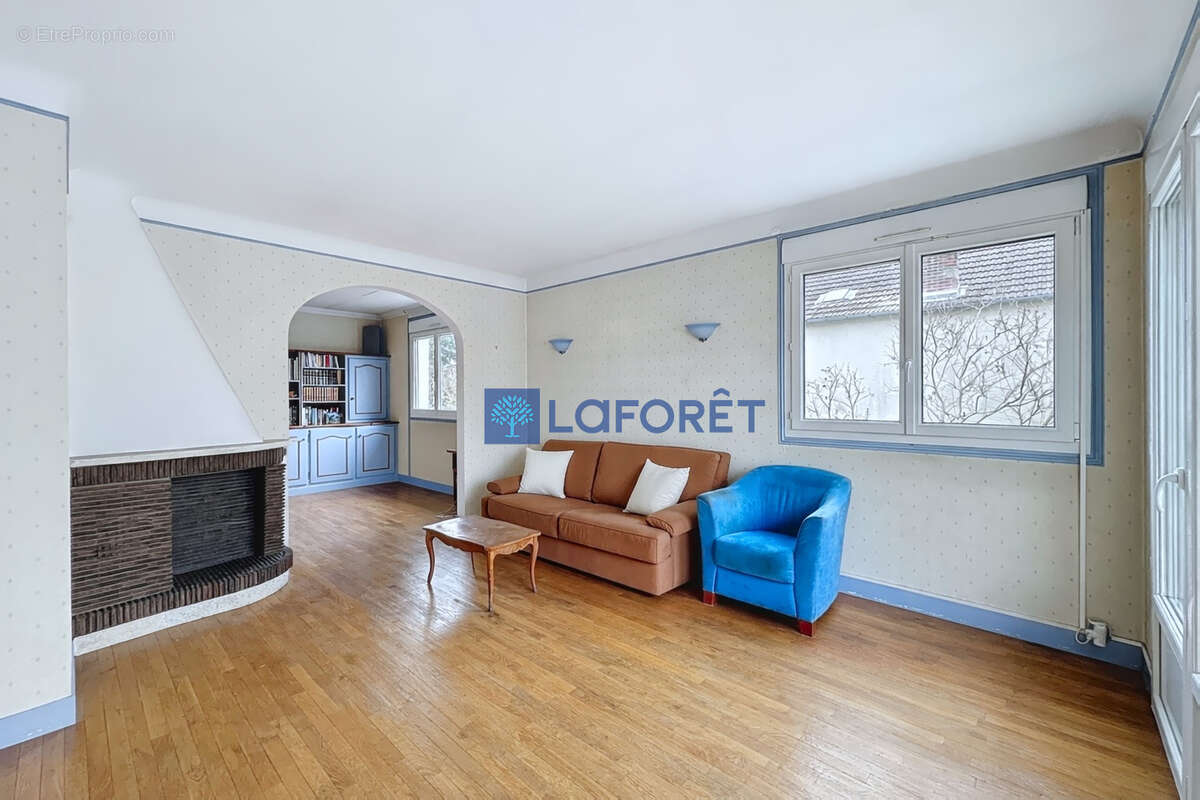 Maison à SAVIGNY-SUR-ORGE