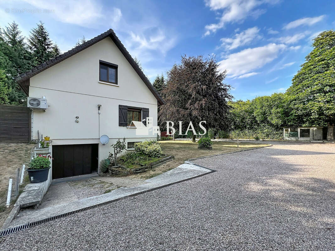 Maison 117 m² à Le Noyer-En-Ouche  - photo 2