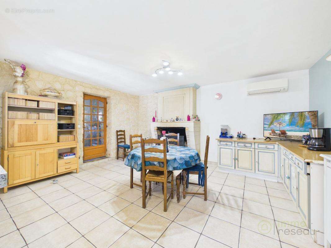 Maison 251 m² à Saint-Aubin-De-Blaye  - photo 3
