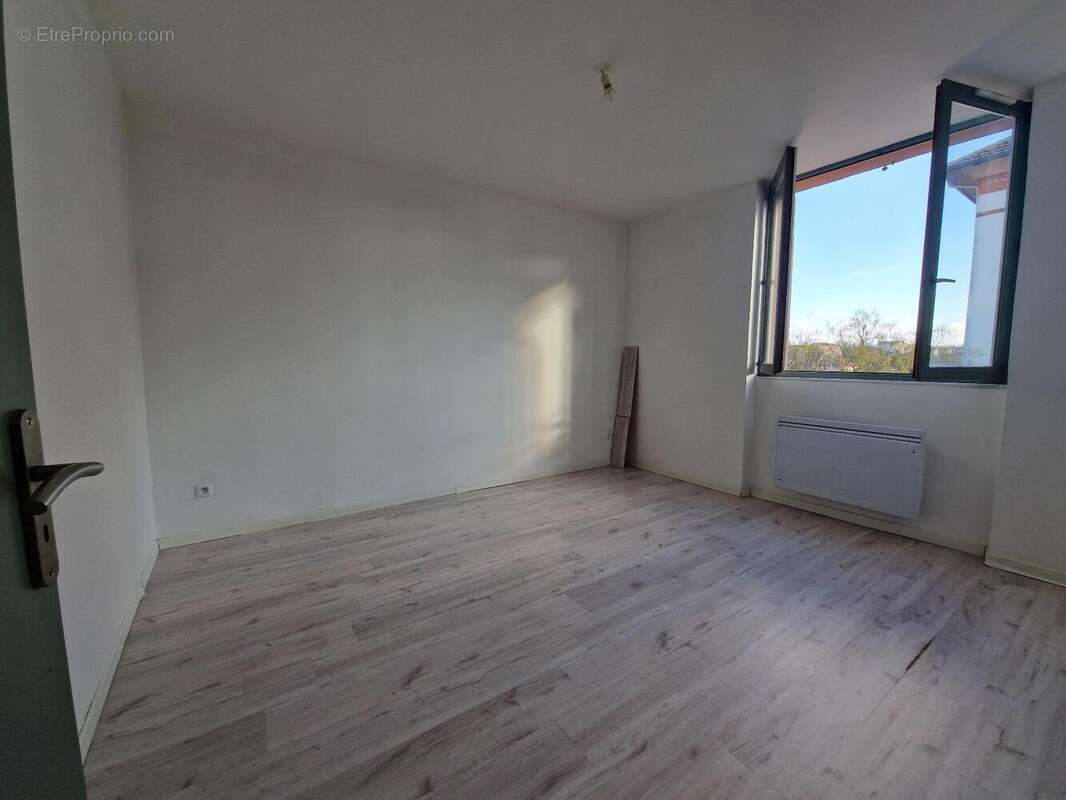   - Appartement à GRIGNY