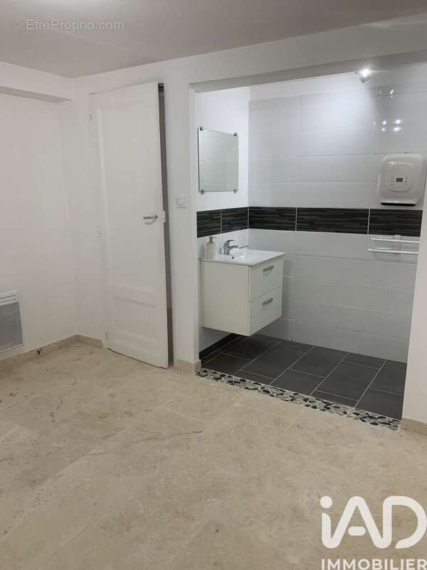 Photo 5 - Appartement à NISSAN-LEZ-ENSERUNE