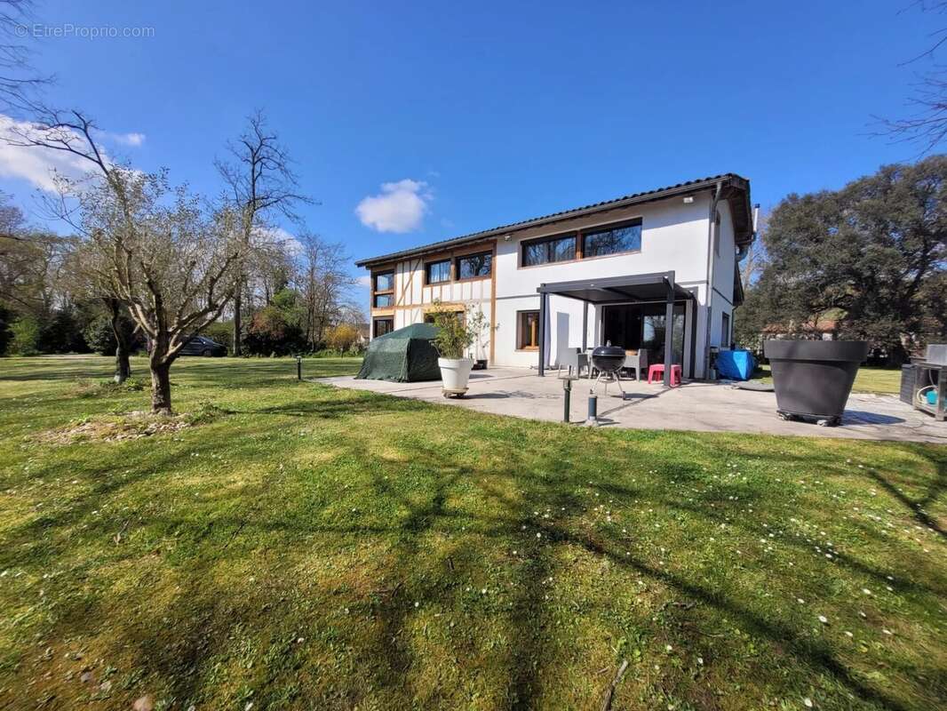 Maison à SAINT-SULPICE
