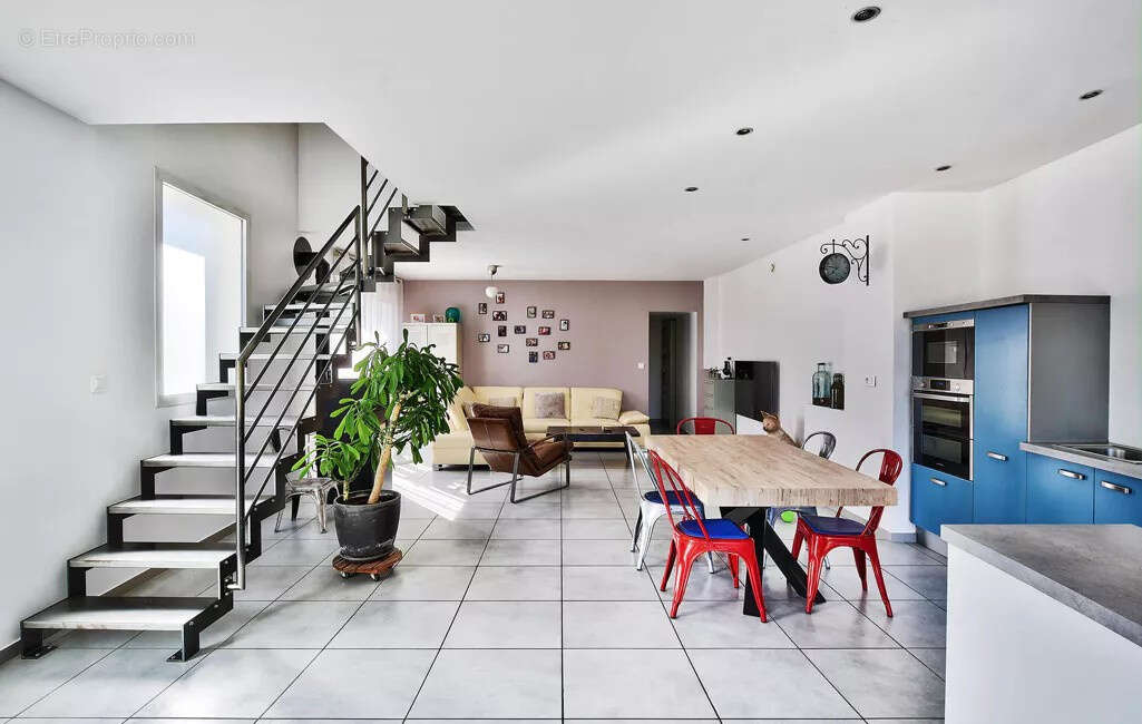 Maison entièrement rénovée avec piscine et studio indépendant - photo 10