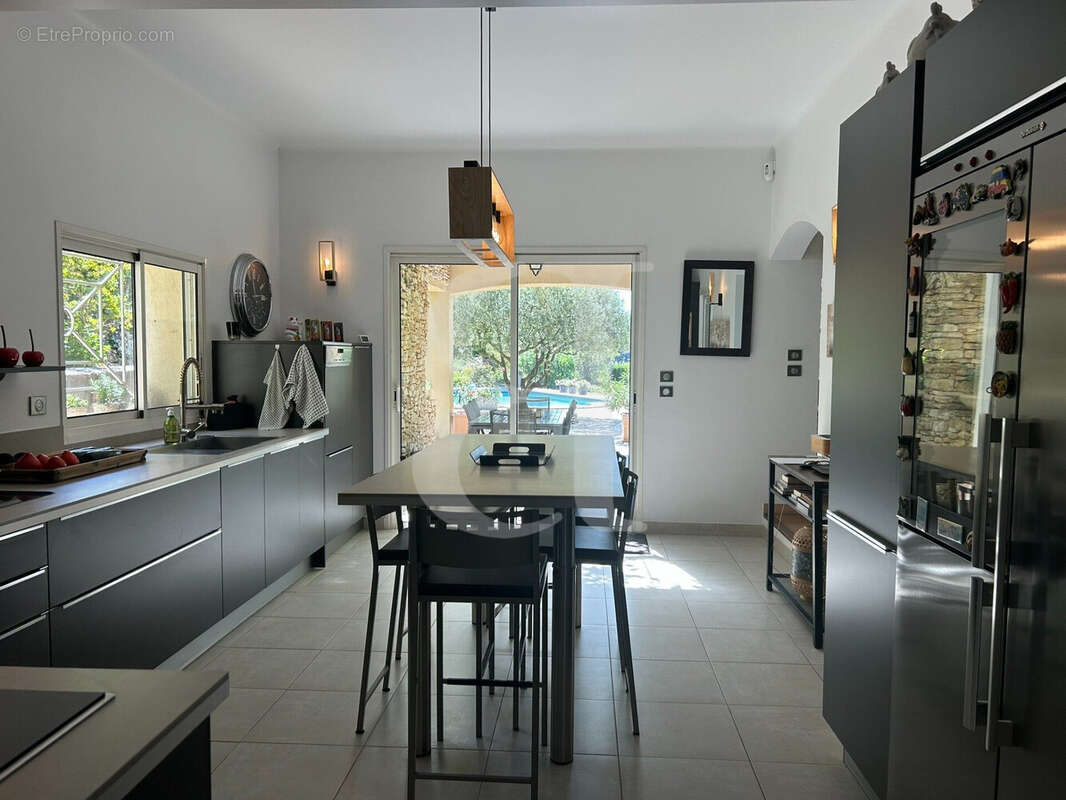 Maison à PERNES-LES-FONTAINES