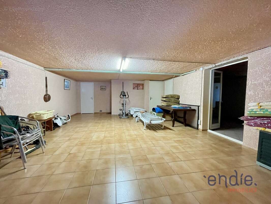 Lorgues villa t6 piscine garage - photo 21