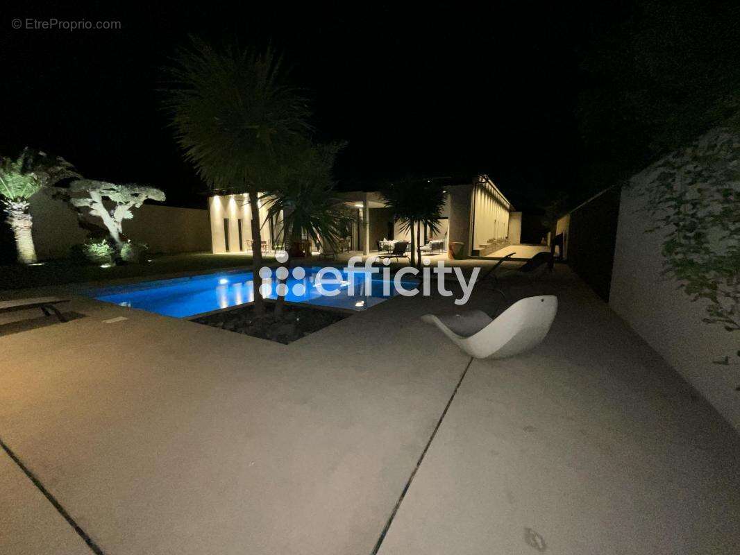 Maison 261 m² à Saint-Lager-Bressac  - photo 11