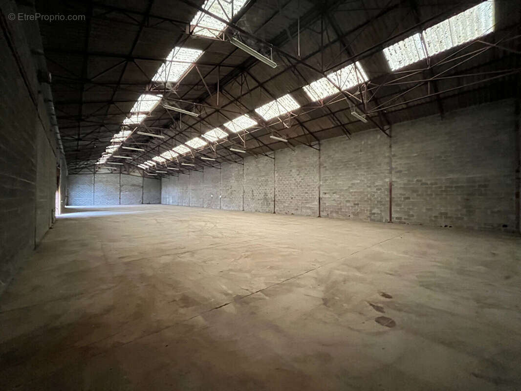 Commerce à CERCY-LA-TOUR