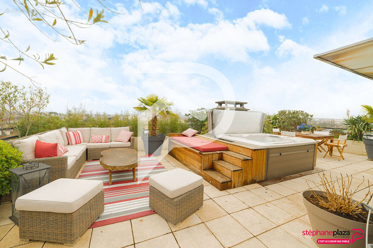 Appartement à SARTROUVILLE