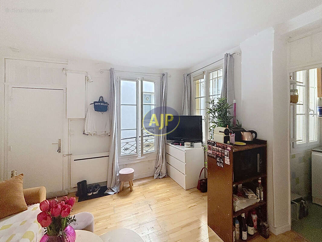 Appartement à PARIS-11E