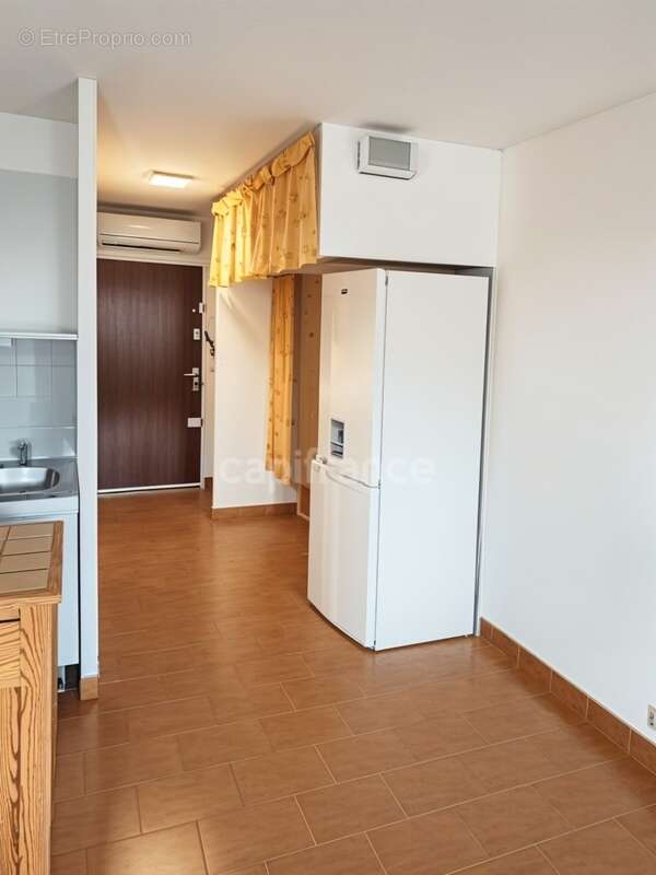  INVESTISSEMENT MALIN À SÈTE  Studio lumineux avec vue marina, loggia et climatisation dans le quartier très recherché des Quill - photo 9