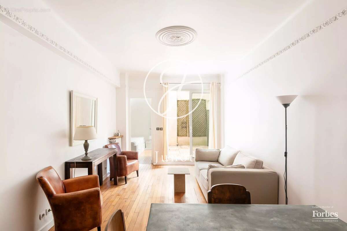 Paris 18e - BACHELET - Appartement à vendre - 2 pièces - 46,44m² Carrez - 1 chambre - Terrasse 7,12m². - photo 9