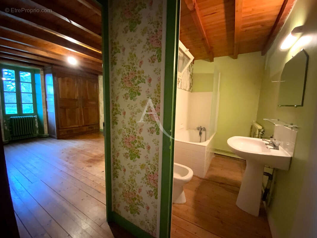 Maison à CRITEUIL-LA-MAGDELEINE