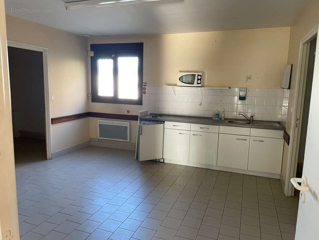 Commerce à BEAURAINVILLE