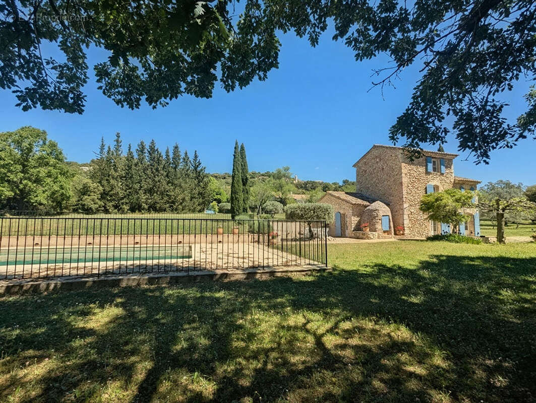 MOISSAC BELLEVUE, superbe mas renové sur 9530 m2 de terrain. - photo 2