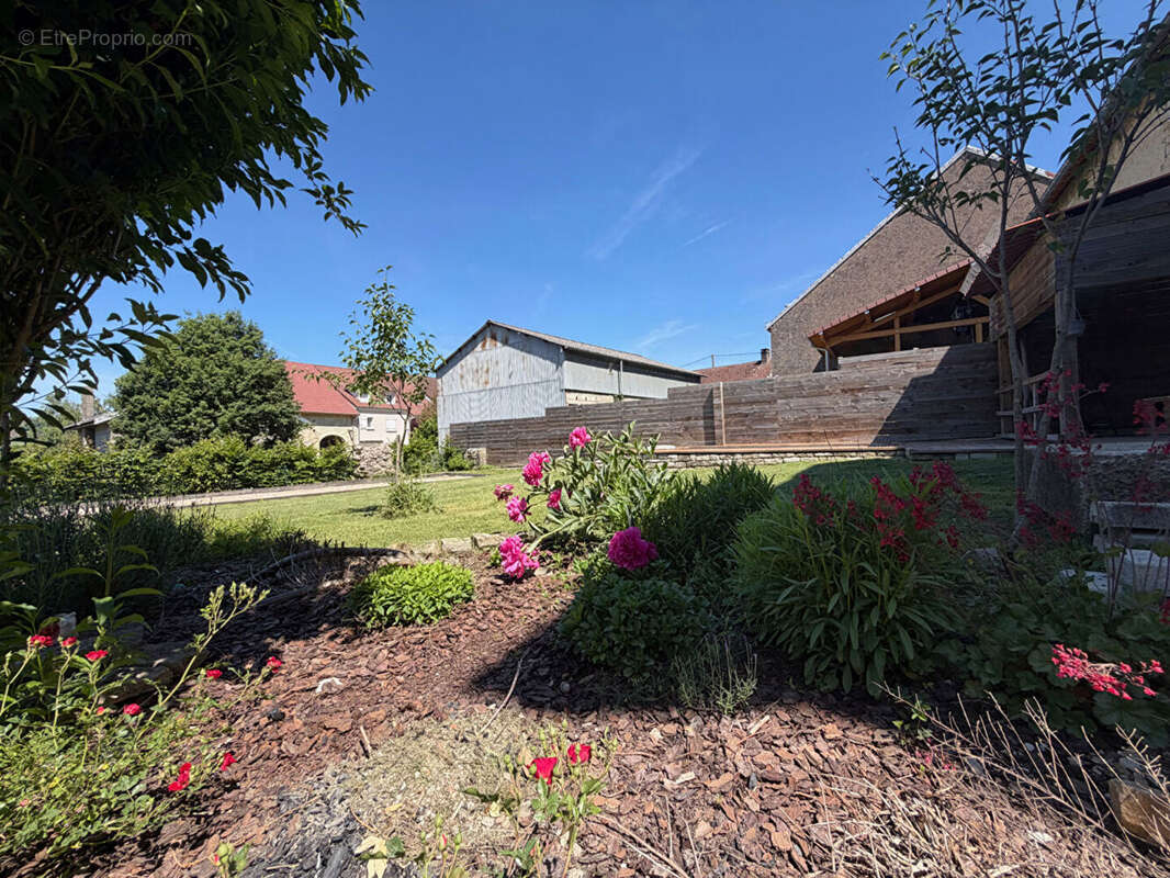 Maison à LAVIGNY