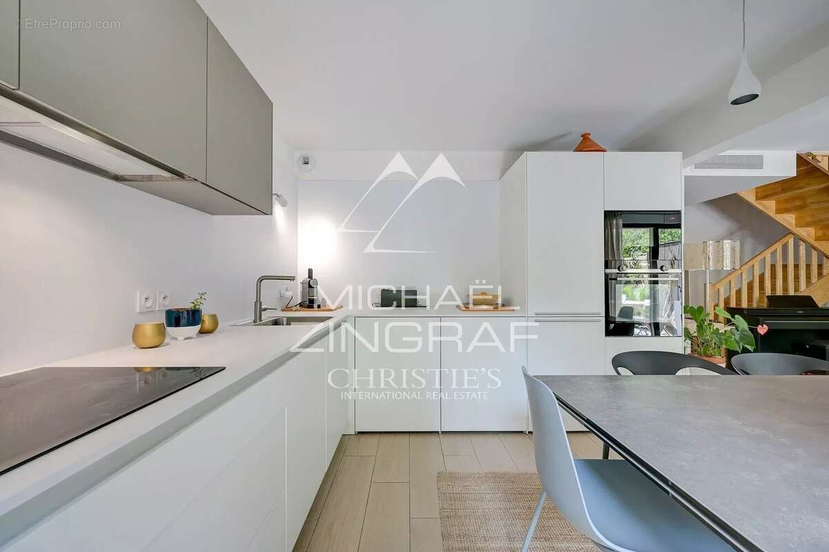 Appartement à MARSEILLE-7E