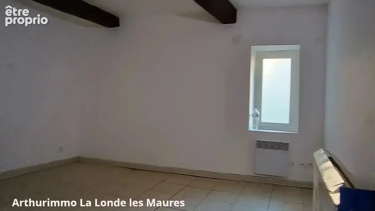 Immeuble composé de trois T3 et un commerce à La Roquebrussanne - photo 6