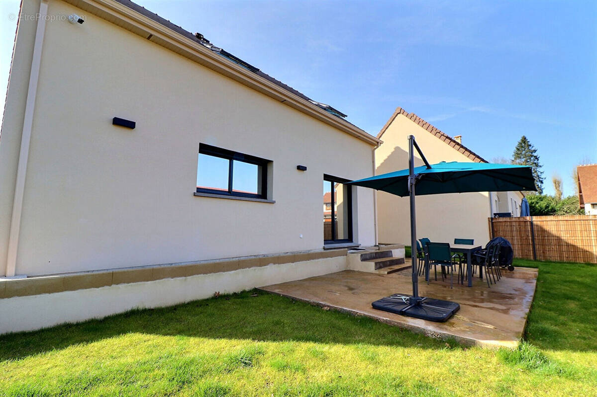 Maison à LE PERRAY-EN-YVELINES