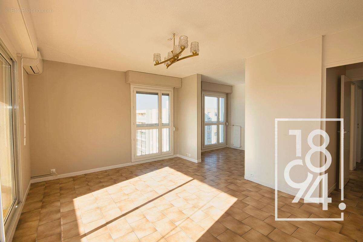 Appartement à MARSEILLE-10E