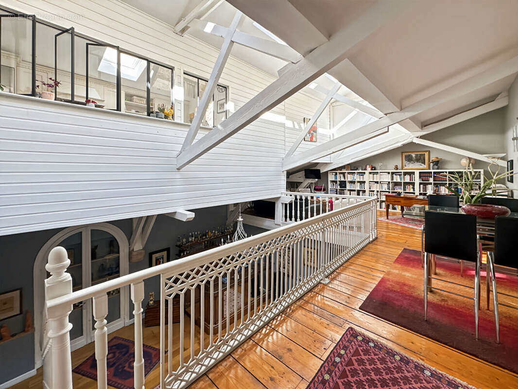 Loft 8 pièces 283 m2 à vendre - Bordeaux chartrons - photo 2