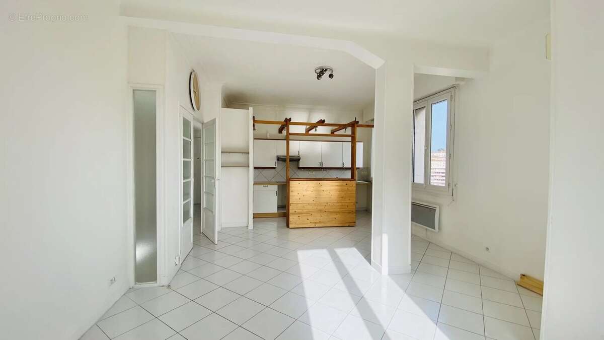 Appartement à MARSEILLE-4E