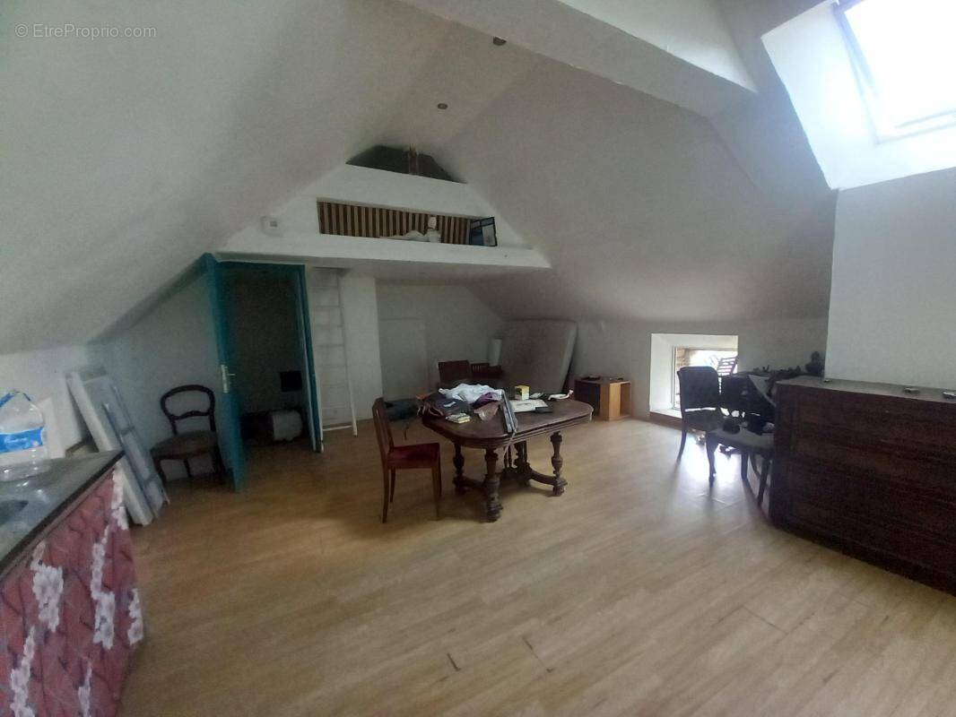 Appartement à SAINT-JEAN-LA-POTERIE
