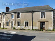 Maison à SAINT-QUENTIN-LES-ANGES