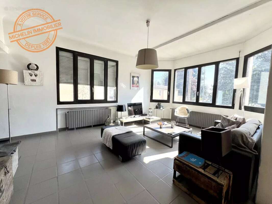 Maison à CHAMPAGNE-AU-MONT-D&#039;OR