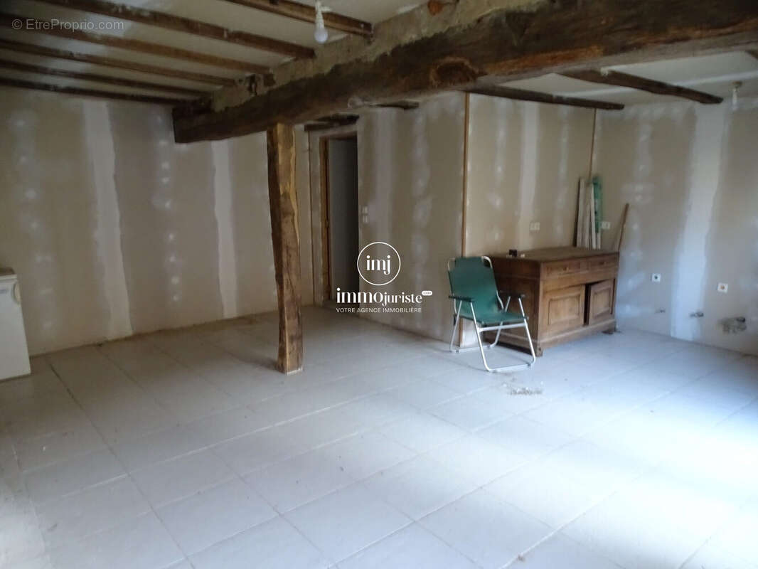 Maison 210 m² à Brigueuil  - photo 5