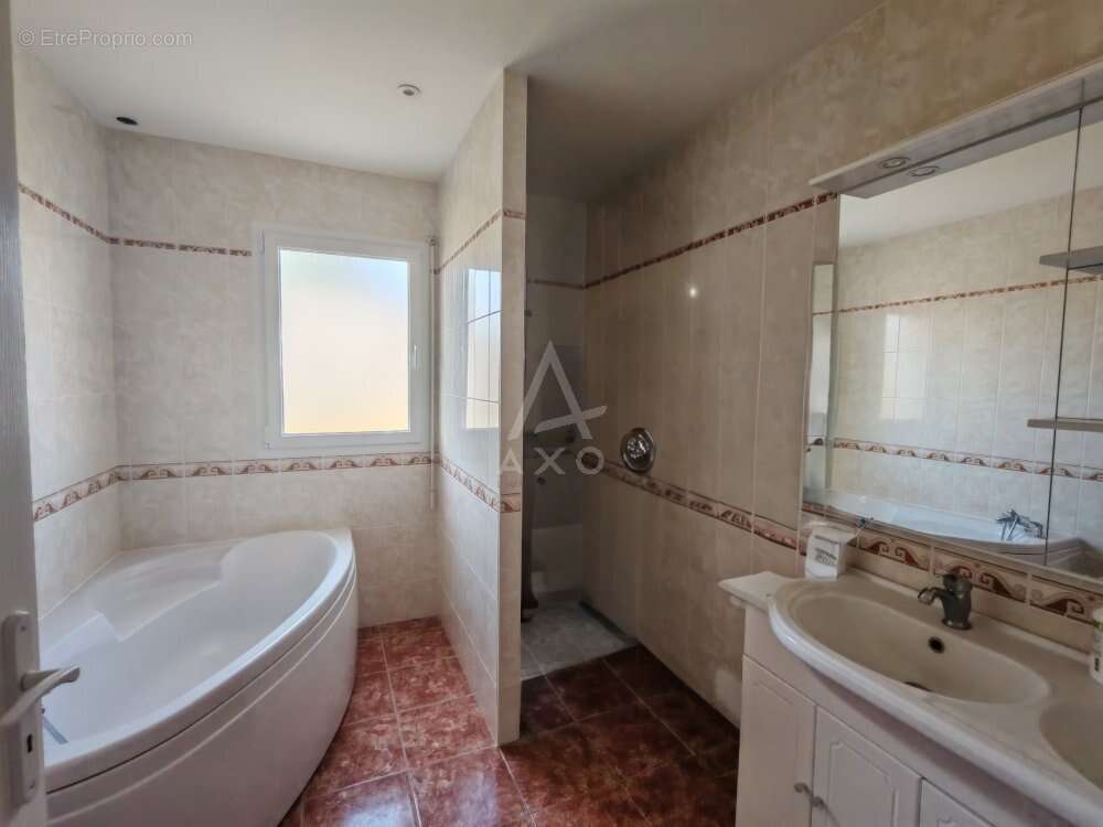 Maison à LE LANDREAU