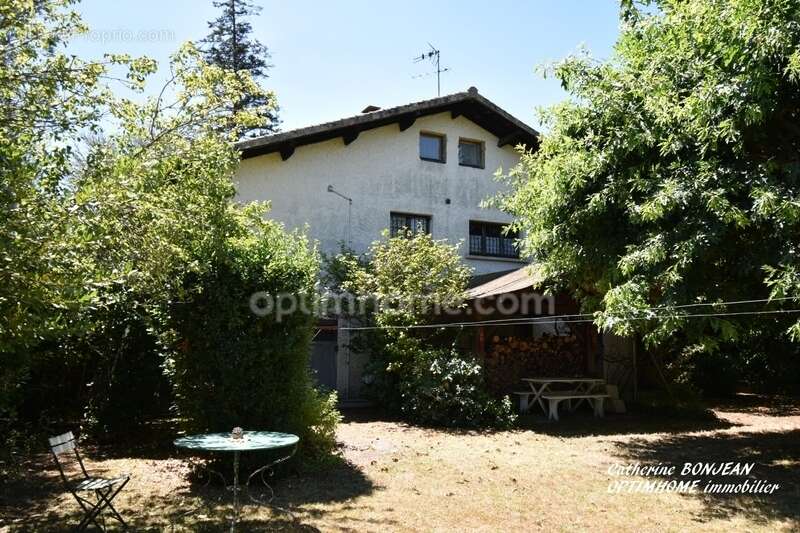 CARCANS BOURG - Maison familiale à rénover avec dépendances sur un magnifique terrain arboré d'environ 1400 m2 - photo 13