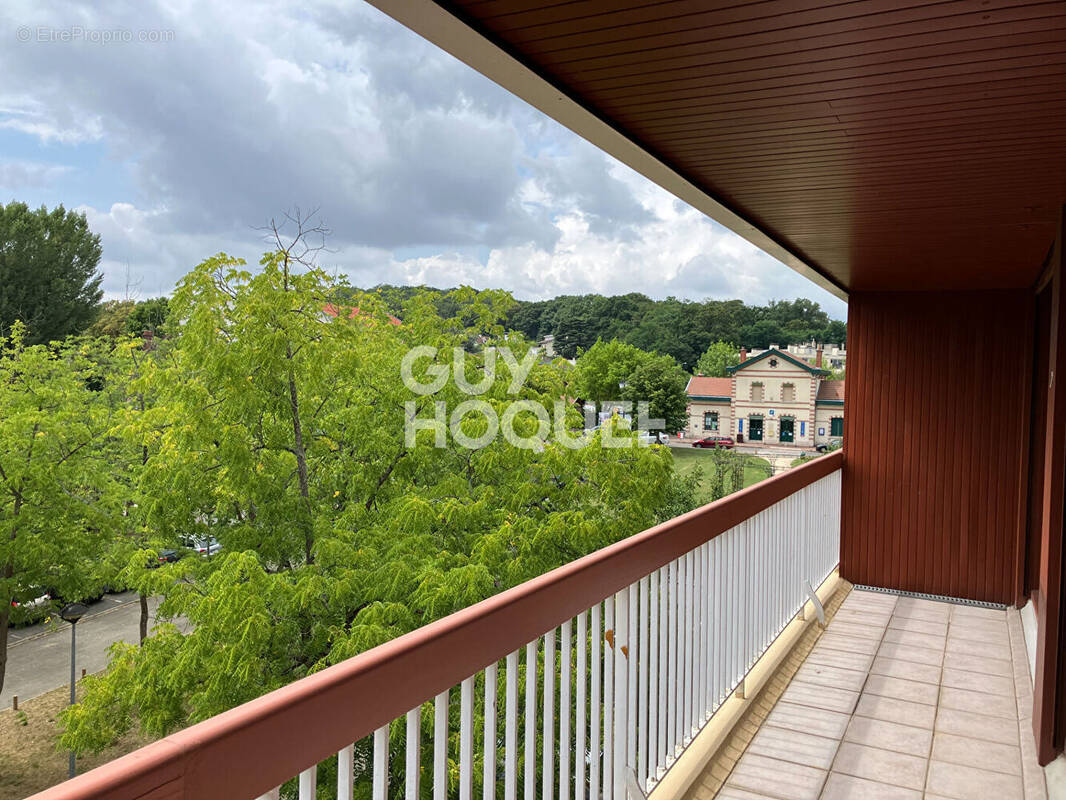 Appartement à LA CELLE-SAINT-CLOUD